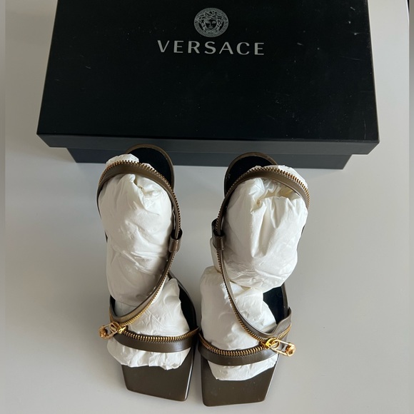 Versace Safety Pin Zipper Leather Slingback Sandals - Picture 2 of 7